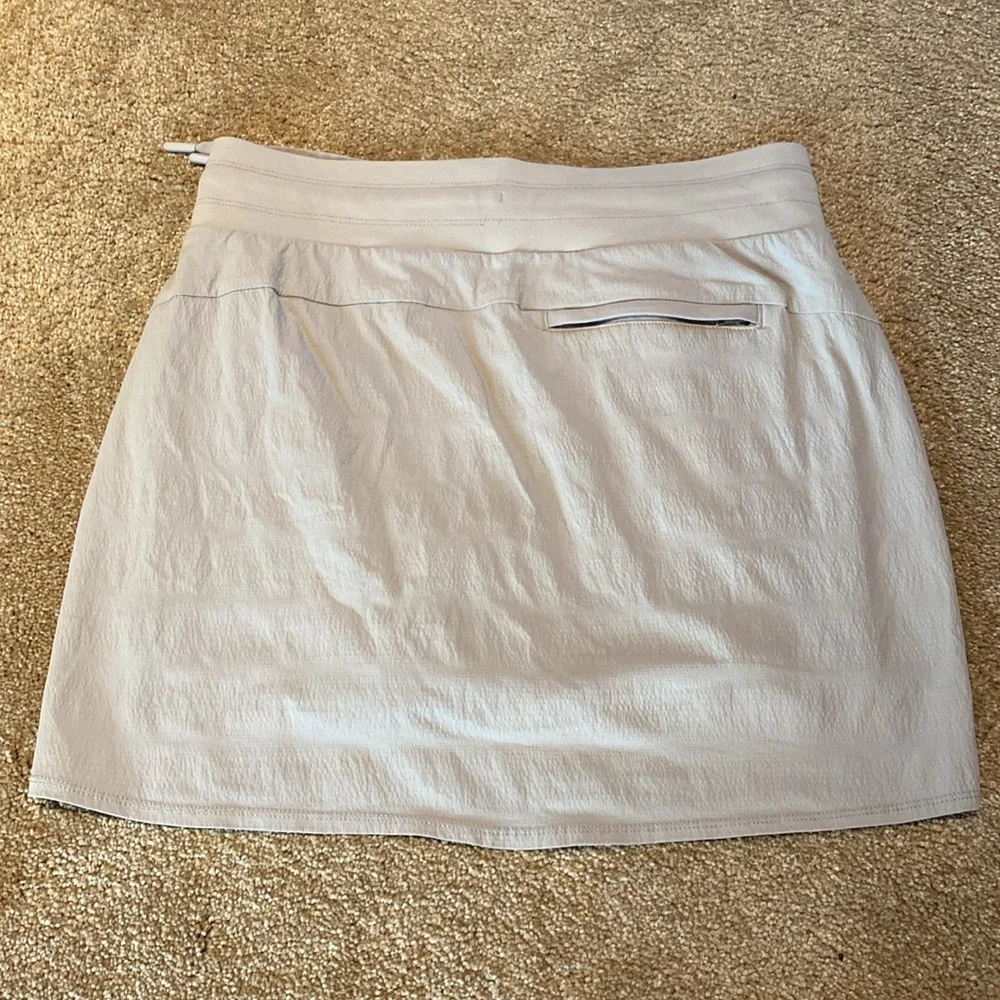 Athleta Trekkie North Galactic Skirt Skort Gray Silver Size 4